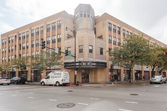 Building Photo - 1645 W School St