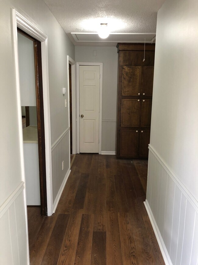 Building Photo - 826 Hillcroft Pl