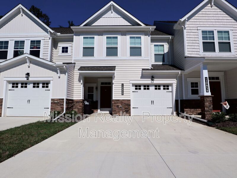 Foto principal - 10860 Farmstead Ml Ln