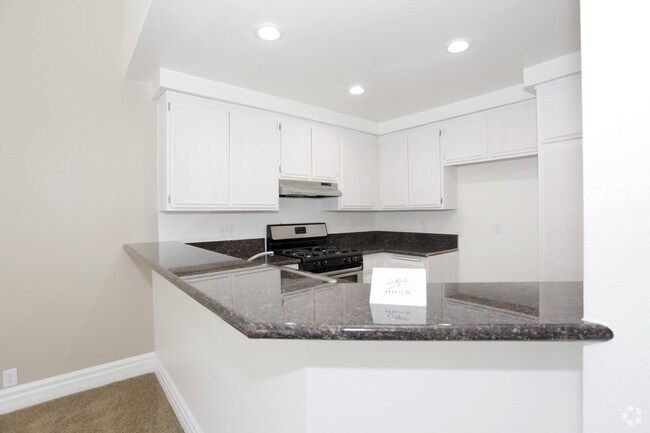 1HAB, 1BA - 713 ft² - Le Med Apartment Homes