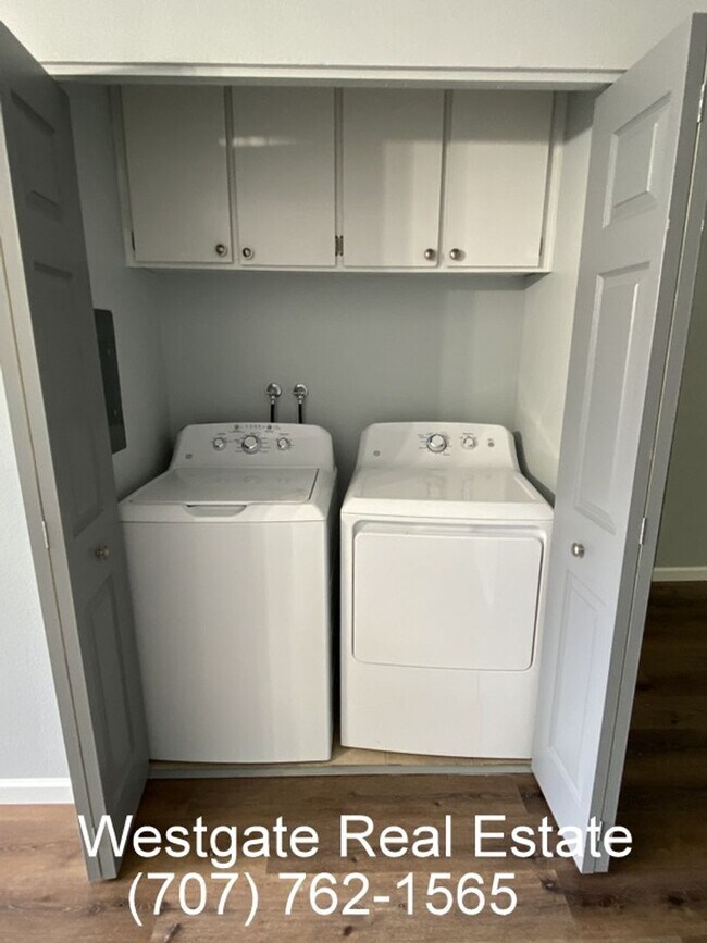 Foto del edificio - 1016 Eleanor Ave