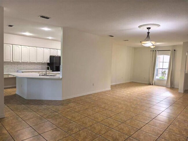 Foto del edificio - 3520 Shorewood Dr