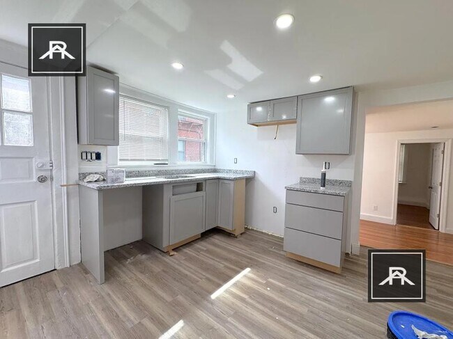 Foto del edificio - 8 bedroom in Brighton MA 02135