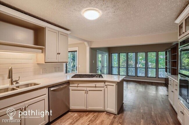 Building Photo - 4 br, 3 bath House - 5200 Forest Mist Driv...