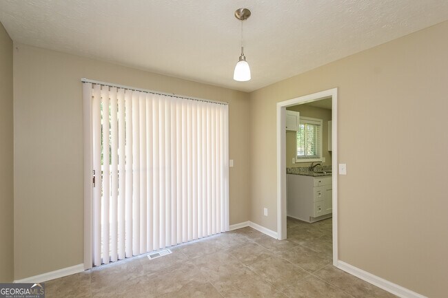 Foto del edificio - 6410 Ashdale Dr