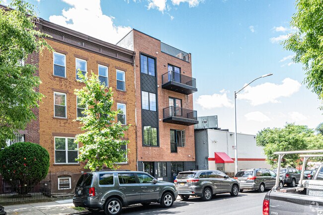 Building Photo - 306 Macdougal St