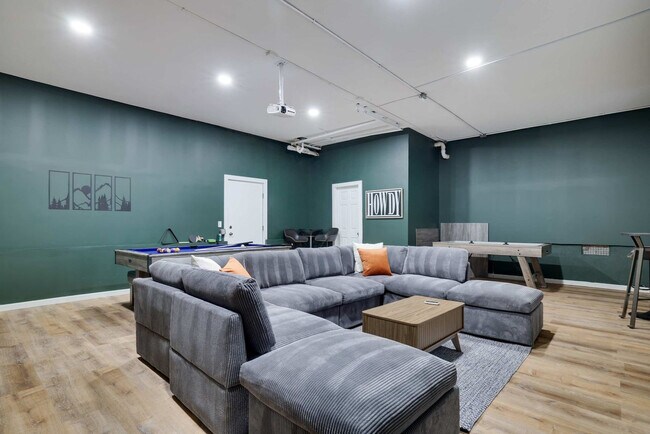 Foto del edificio - 320 Midland Ct