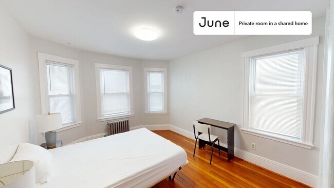 Building Photo - Room in Shared 4 bed/1 bath home