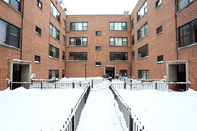 Building Photo - 2839-2843 W Rosemont Ave
