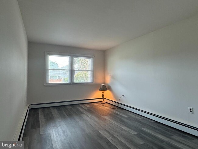 Foto del edificio - 2614 Pecksniff Rd