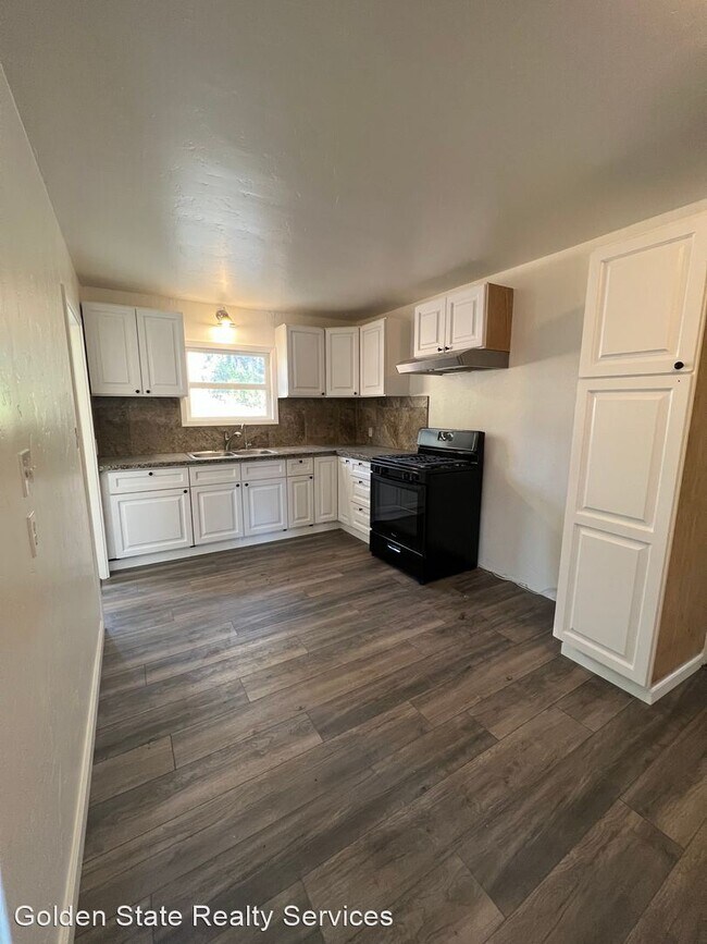 Building Photo - 3 br, 1 bath House - 17939 Lake Arthur Rd