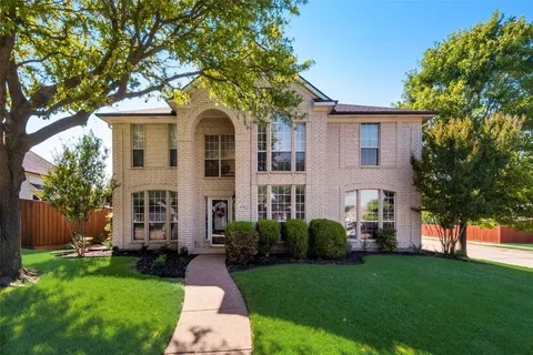 Building Photo - 4101 Watersedge Dr