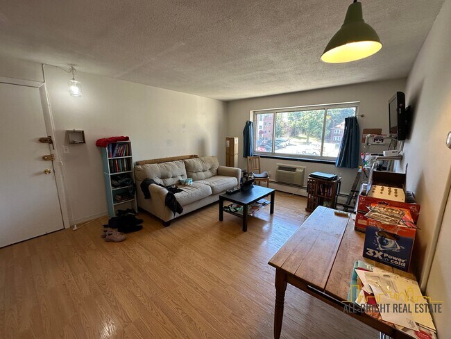 Foto del edificio - 239 Kelton St