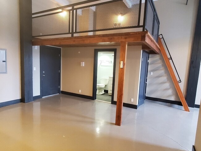 Building Photo - 173 Border St