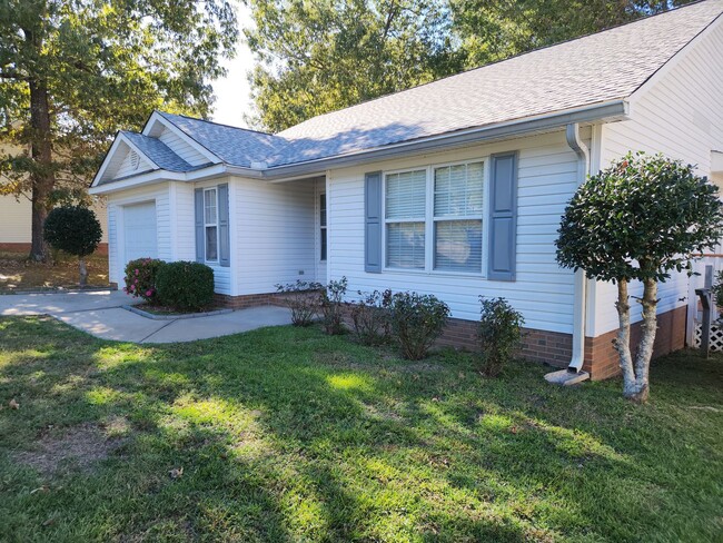 Building Photo - Lovley 3 Bedroom 2 Bath Located in Irmo**A...