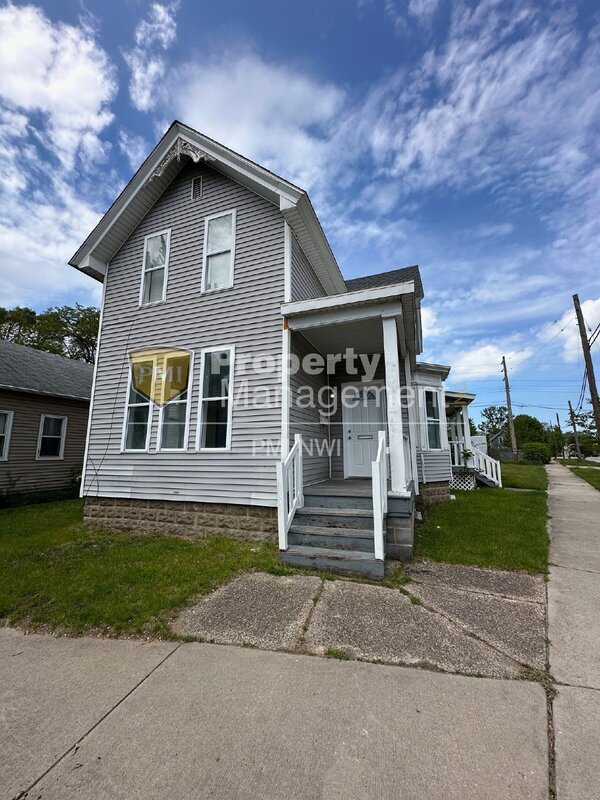 424 E 10th St, Michigan City, IN 46360 Condo for Rent in Michigan