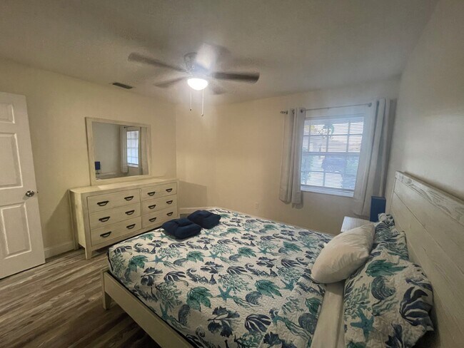 Foto del edificio - 244 Coral Reef Ct N