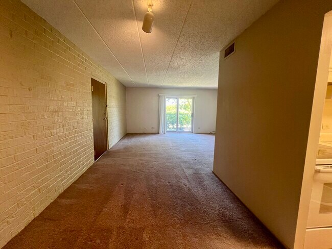 Foto del edificio - 3220 Sanders Rd