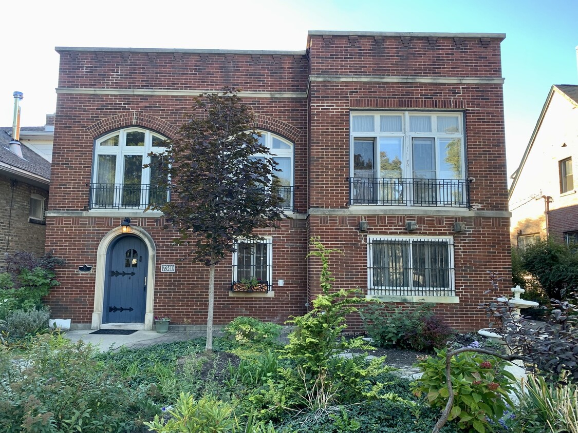 7340 N Oakley Ave, Chicago, IL 60645 - House for Rent in Chicago, IL |  