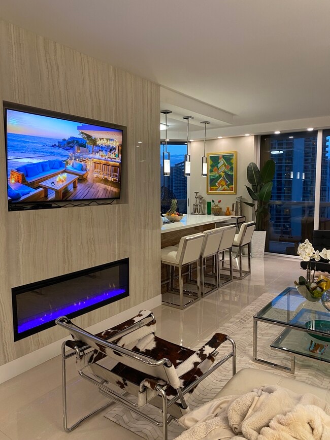 Building Photo - 20191 E Country Club Dr