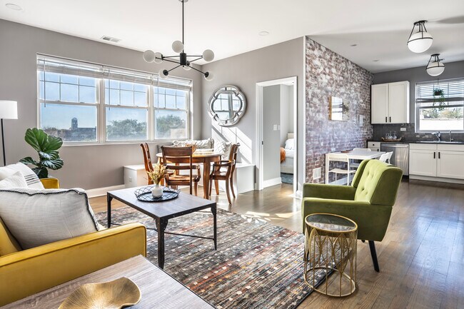 Foto del edificio - 1322 E 62nd St