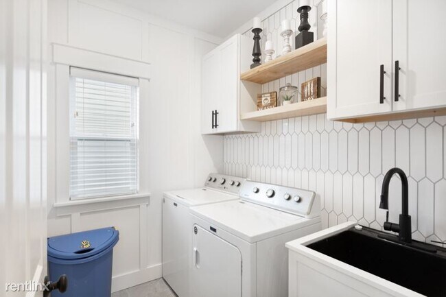 Foto del edificio - 4 br, 3.5 bath House - 127 Split Rail Lane