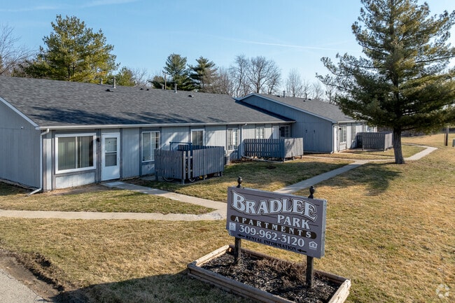 Building Photo - Bradlee Park Apartments
