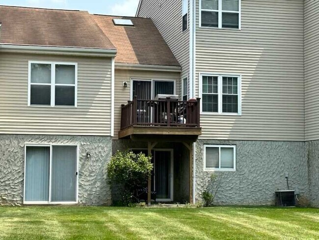 Building Photo - 11 Bridgewater Way