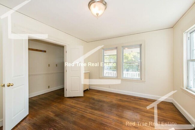 Building Photo - Great value four bedroom apartment in Brig...