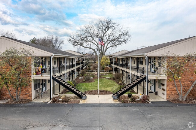 Building Photo - Lyn Village