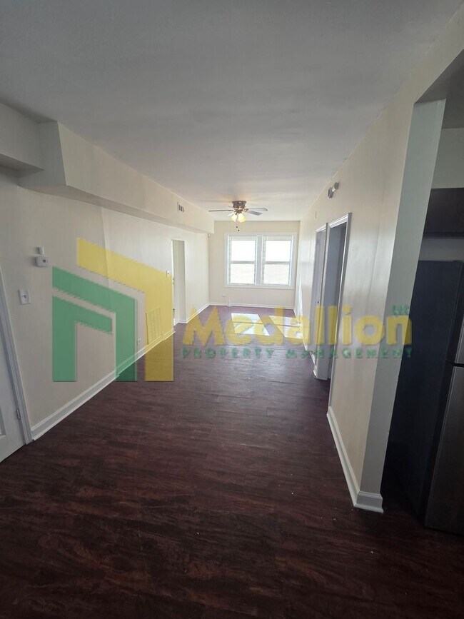 Foto del edificio - 8725 S Constance Ave