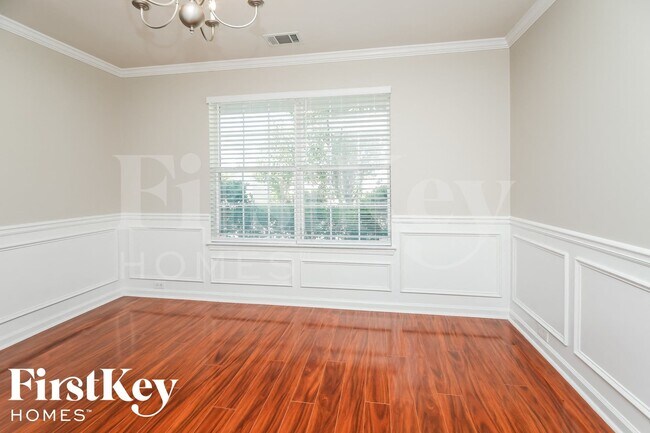 Building Photo - 483 Baywood Way