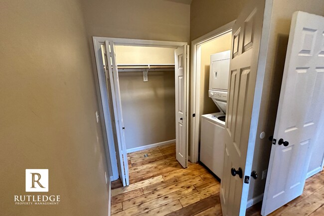 Foto del edificio - Cozy 2 Bedroom, 1 Bath in the Heart of Med...