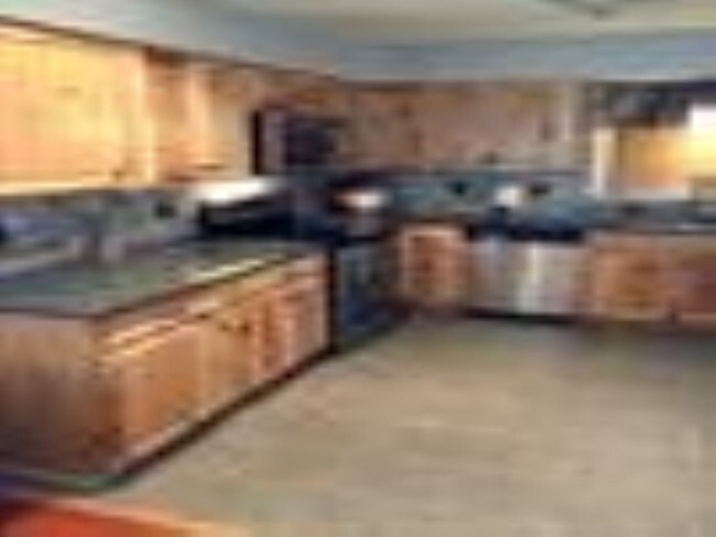 Building Photo - 765 Flower Dr