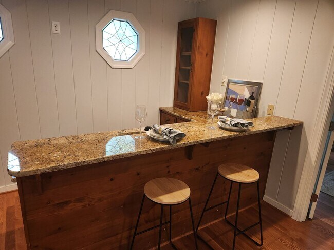 Building Photo - Chesterfield-Chester Area- Convenient to F...