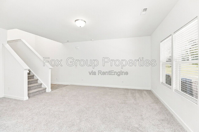 Building Photo - 5148 Crestland Ave