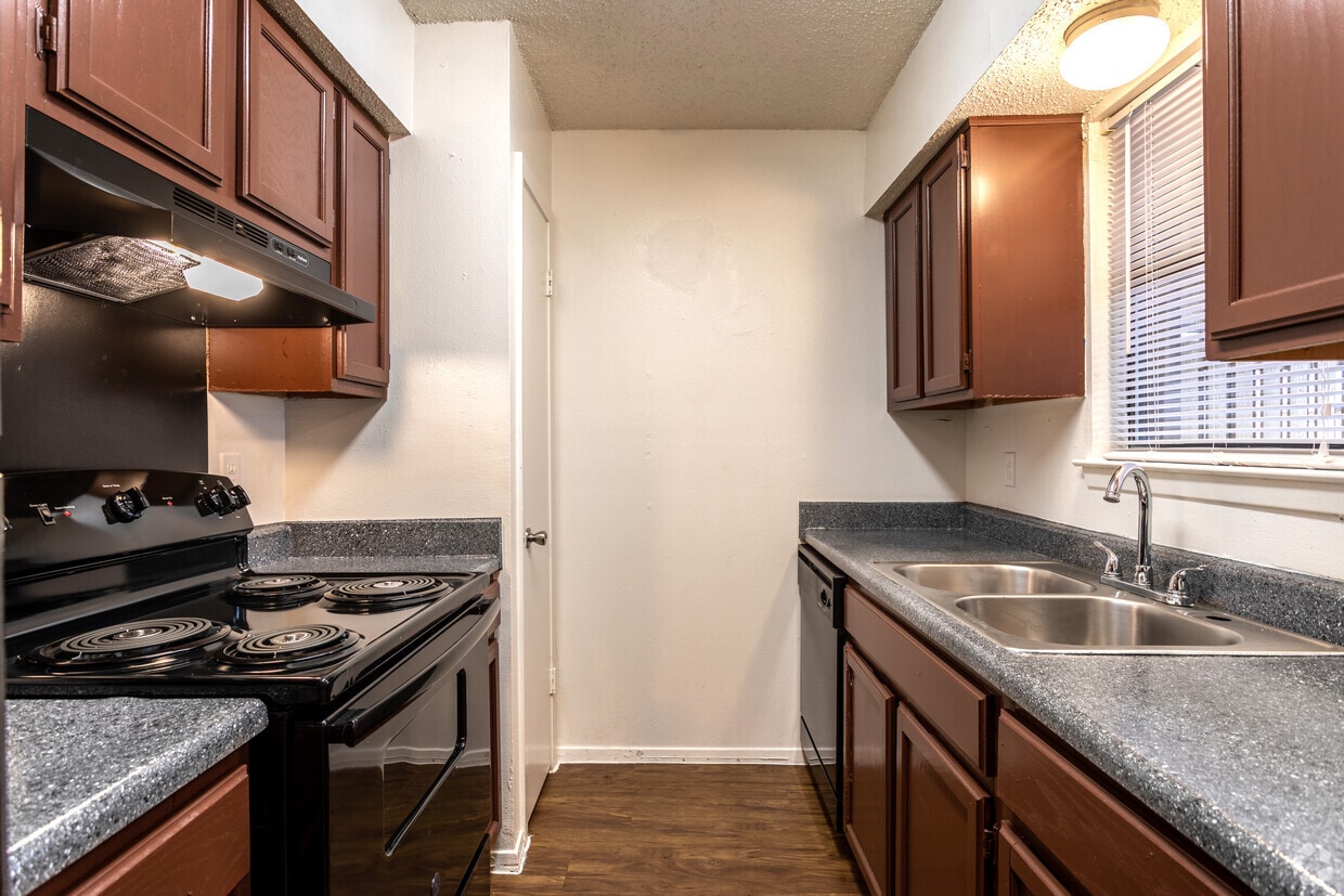 Tri Pointe Square Apartments