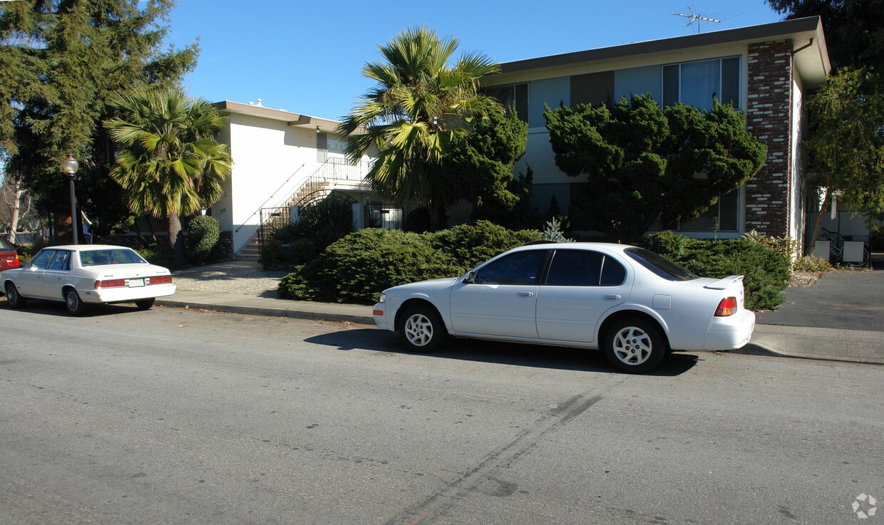 Primary Photo - 775 Oak St