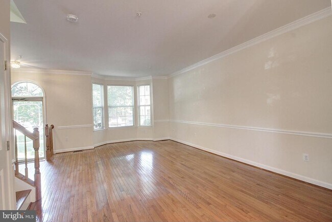 Foto del edificio - 8864 Briarcliff Ln