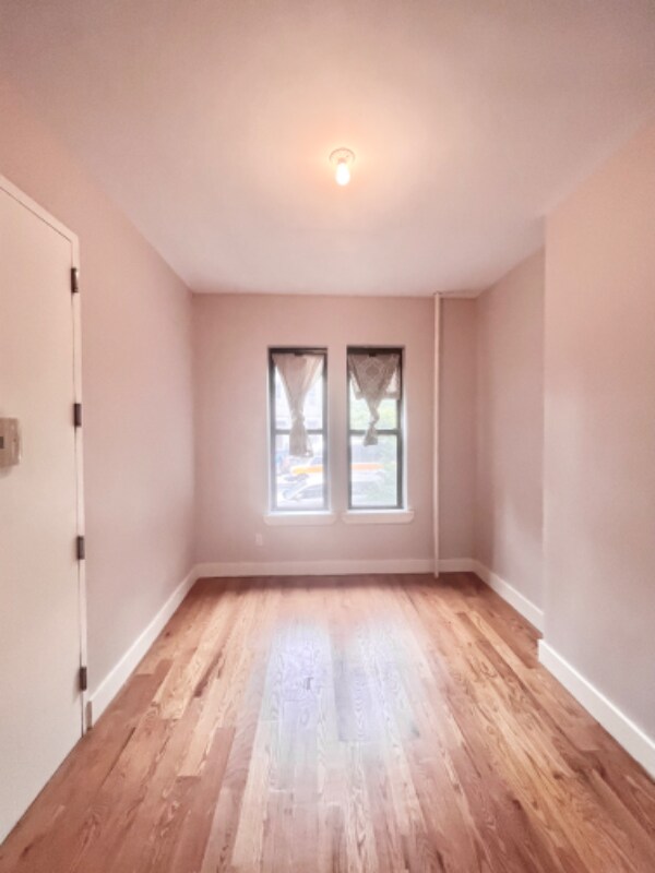 Foto del edificio - 1294 Sterling Pl