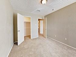 Foto del edificio - 1132 Sandalwood Dr