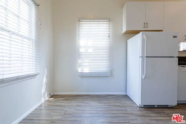 Building Photo - 963 N Doheny Dr