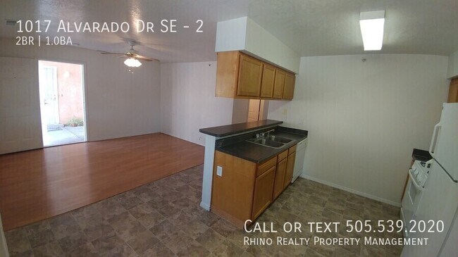 Building Photo - 1017 Alvarado Dr SE