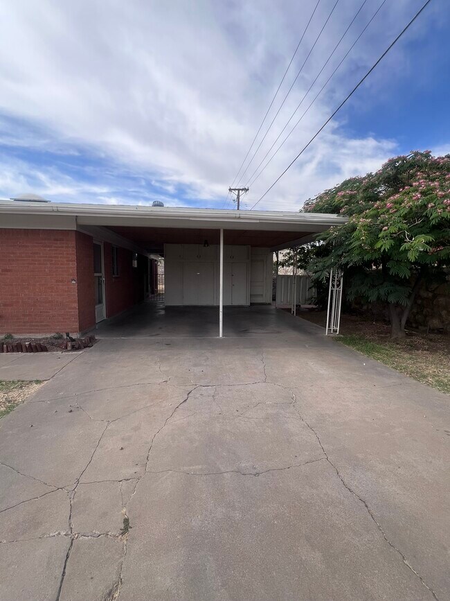 Building Photo - 3500 Hercules Ave