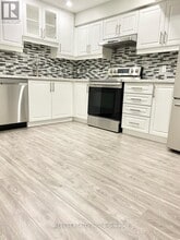 Building Photo - 20 Isle Royal Terrace