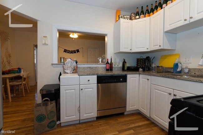 Building Photo - 4 br, 2 bath  - 73 Egmont St