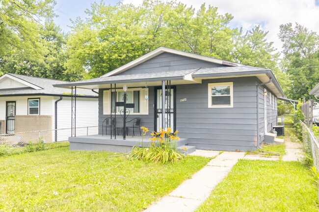 Foto del edificio - 1704 Nelson Ave