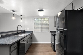 Building Photo - Redwood Cove Apartments