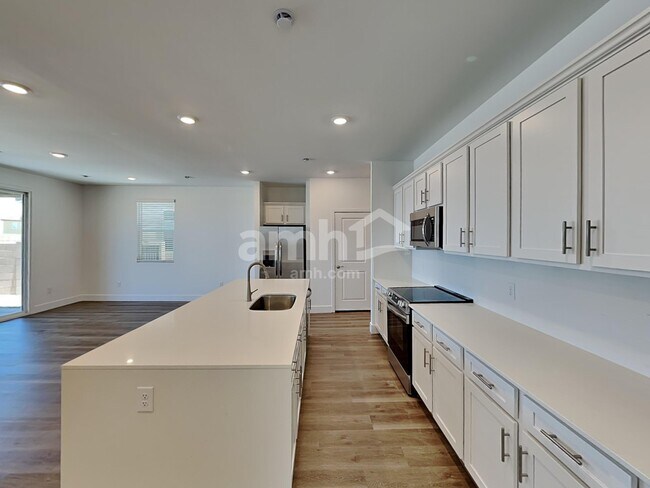 Foto del edificio - 9617 Harkes Dr