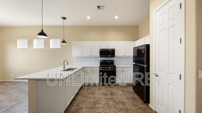 Building Photo - 6816 E Arden Ct